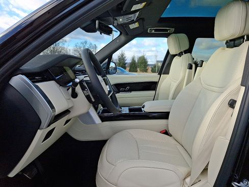 New 2026 Land Rover Range Rover Long Wheelbase SE image 11