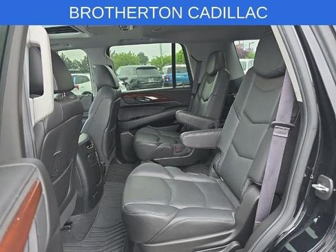 Used 2016 Cadillac Escalade Luxury AWD/4WD image 10