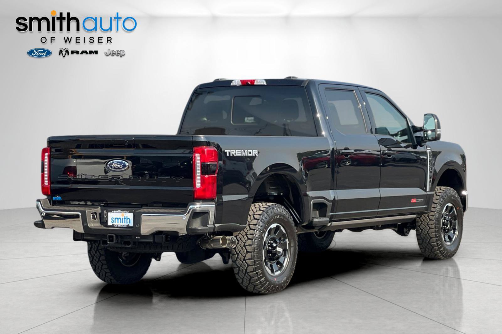 New 2026 Ford F350 Lariat w/ Tremor Off-Road Package AWD/4WD image 4