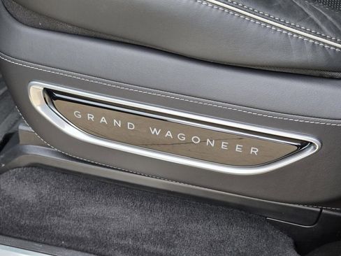 Used 2022 Jeep Grand Wagoneer Series II AWD/4WD image 21