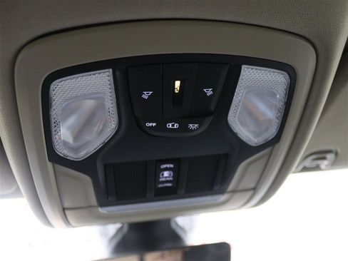 Used 2020 RAM 1500 Big Horn AWD/4WD image 38