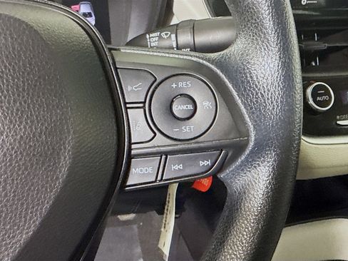 Used 2022 Toyota Corolla LE image 15