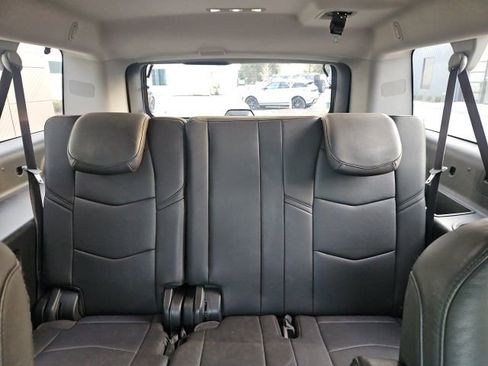 Used 2019 Cadillac Escalade ESV Luxury image 24