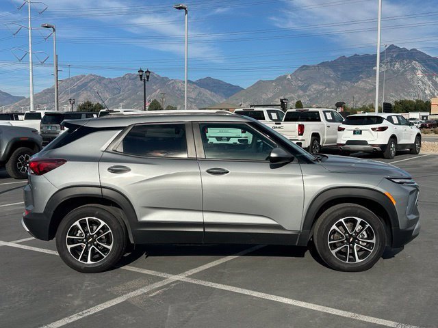 Used 2026 Chevrolet TrailBlazer LT AWD/4WD image 8