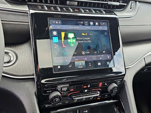 Used 2023 Jeep Grand Cherokee L Altitude image 20