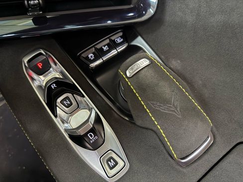 Used 2024 Chevrolet Corvette Stingray Premium Conv w/ Z51 Performance Package RWD image 21