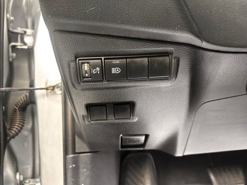 Used 2023 Toyota Corolla Cross XLE AWD/4WD image 20