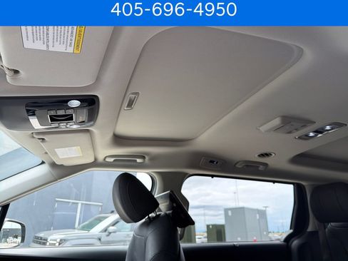 Used 2022 Kia Carnival SX Prestige FWD image 27