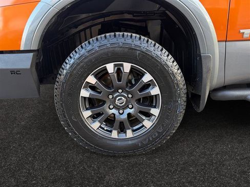 Used 2019 Nissan Titan PRO-4X image 15