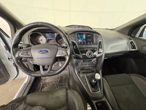 Used 2017 Ford Focus RS AWD/4WD image 8