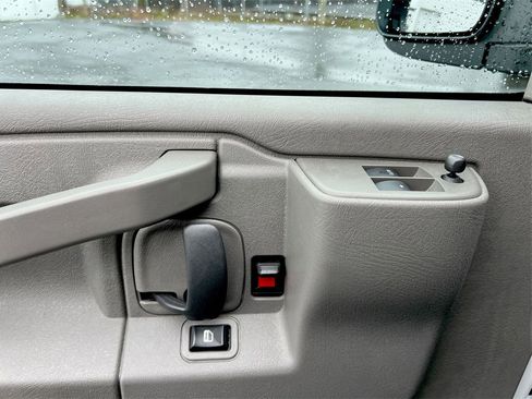 Used 2022 GMC Savana 2500 w/ Driver Convenience Package image 19