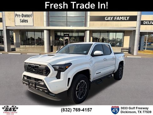 Used 2024 Toyota Tacoma TRD Sport w/ TRD Sport Upgrade Package RWD image 3