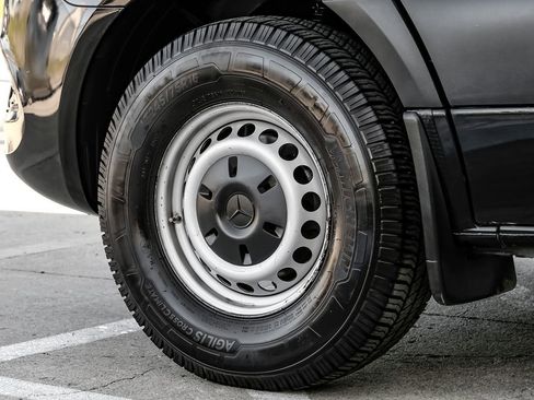 Used 2022 Mercedes-Benz Sprinter 2500 image 36