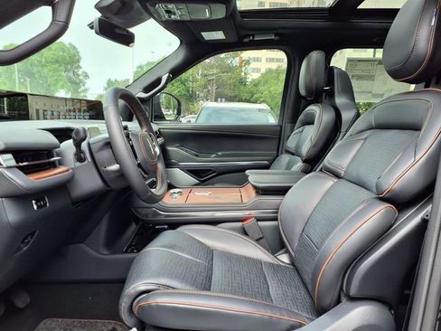 New 2026 Lincoln Navigator L Black Label AWD/4WD image 7
