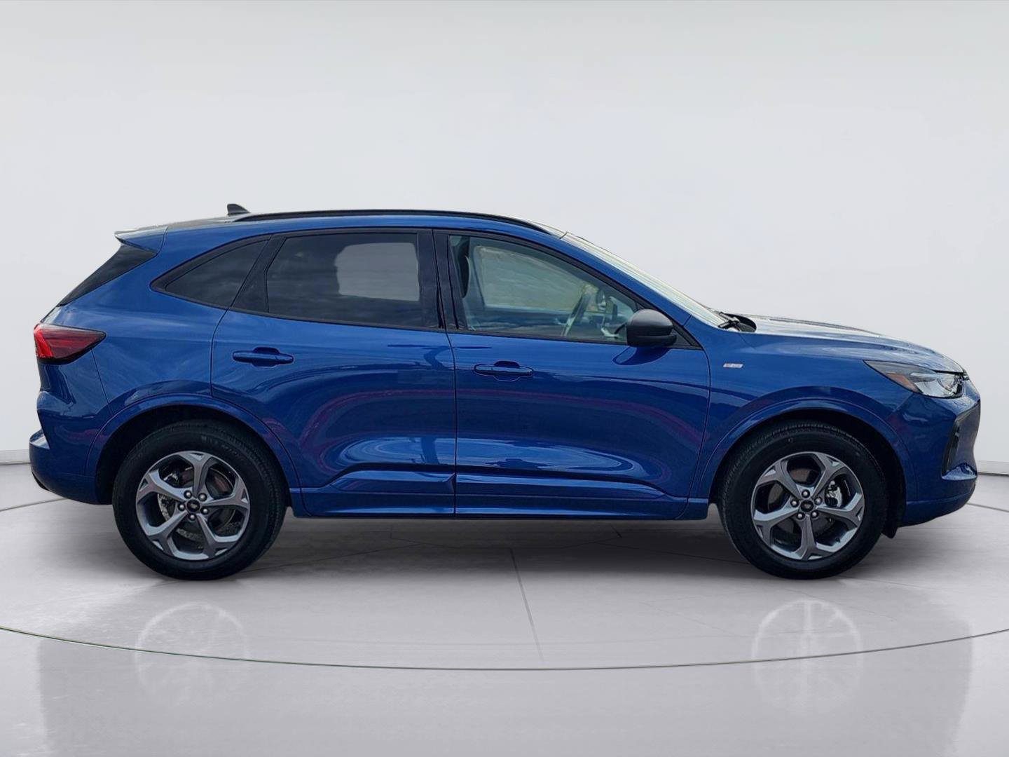 Used 2023 Ford Escape ST-Line w/ Tech Pack #1 AWD/4WD image 6