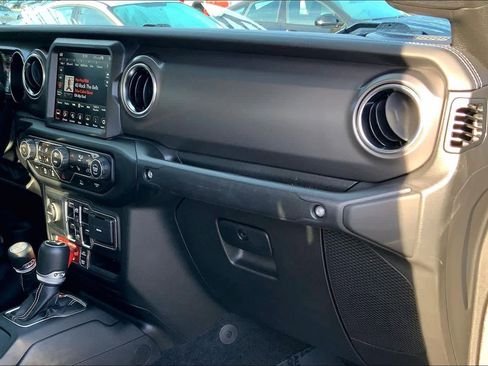 Used 2023 Jeep Gladiator Rubicon w/ LED Lighting Group image 18