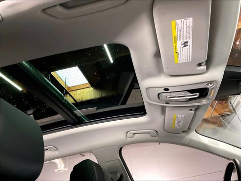 Certified 2024 Audi Q8 e-tron Premium Plus w/ Premium Plus Package image 23