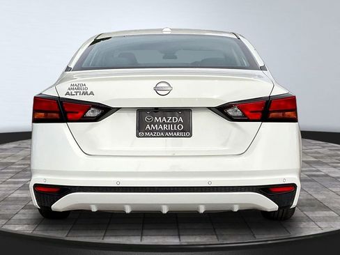Used 2025 Nissan Altima 2.5 SV FWD image 6