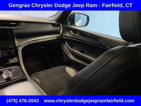 Certified 2025 Jeep Grand Cherokee Altitude AWD/4WD image 27