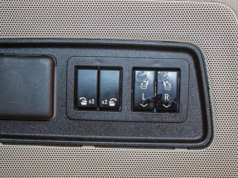 Used 2023 Cadillac Escalade ESV Premium Luxury Platinum w/ LPO, Radiant Package image 16