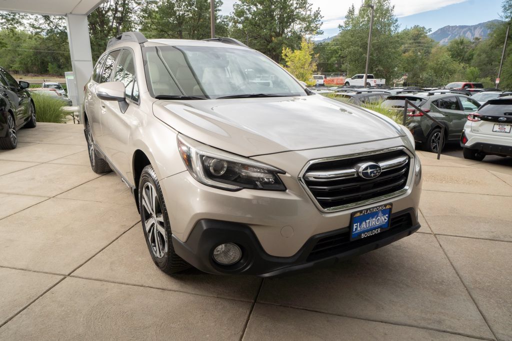 Used 2019 Subaru Outback 2.5i Limited AWD/4WD image 2
