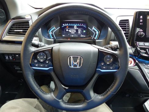 Used 2024 Honda Odyssey Elite image 45