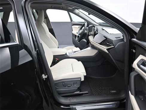 New 2025 Audi Q5 Premium Plus image 14