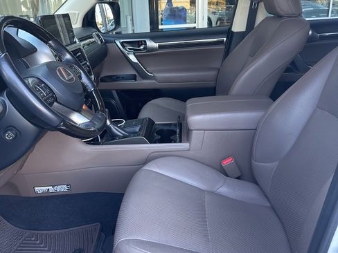 Used 2022 Lexus GX 460 Luxury w/ Sport Design Package image 4