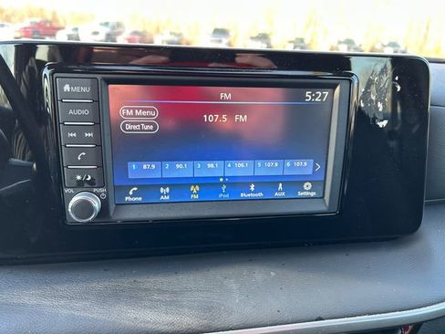 Used 2025 Nissan Kicks S image 14