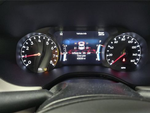 Used 2025 Jeep Compass Limited AWD/4WD image 14