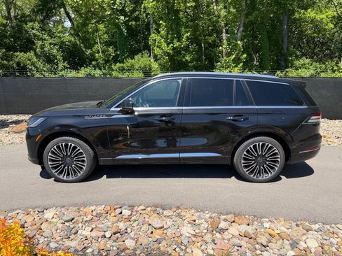 New 2026 Lincoln Aviator Black Label AWD/4WD image 2