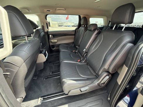 Used 2026 Kia Carnival FWD image 24
