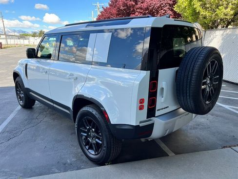 Used 2025 Land Rover Defender 110 S AWD/4WD image 5