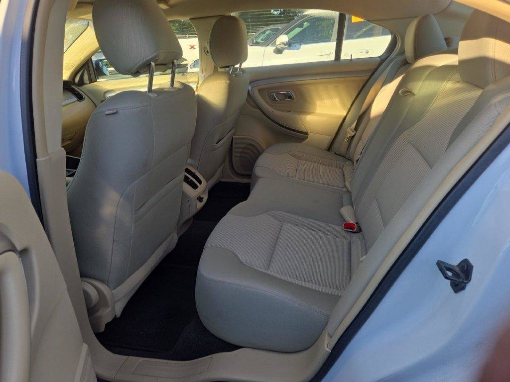 Used 2017 Ford Taurus SEL w/ Equipment Group 201A FWD image 16