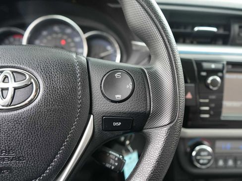 Used 2015 Toyota Corolla LE FWD image 18