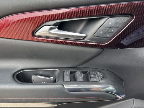 Used 2024 Chevrolet Traverse RS image 16