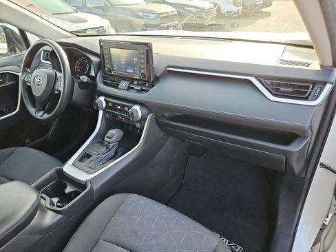 Used 2020 Toyota RAV4 XLE image 33