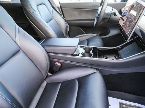 Used 2020 Tesla Model Y Long Range image 15