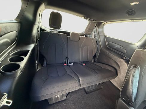 Used 2021 Chrysler Pacifica Touring w/ Cold Weather Group AWD/4WD image 20