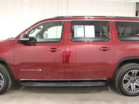 Used 2025 Jeep Wagoneer L Series II w/ 8-pass Seating Package image 6