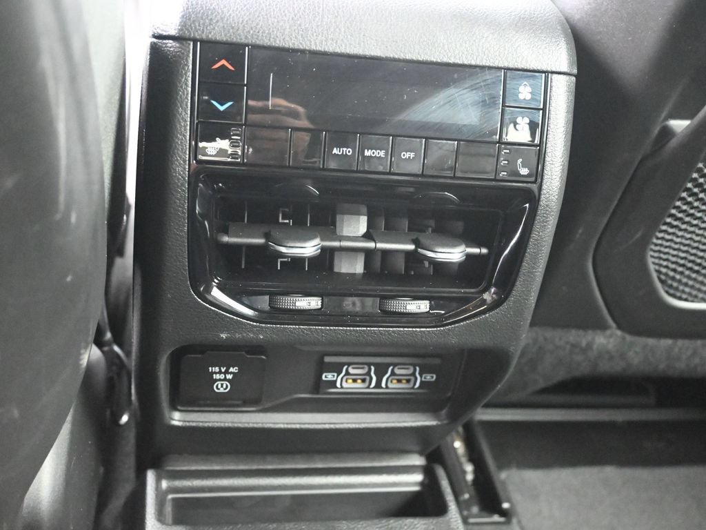 Used 2024 Jeep Grand Cherokee L Limited AWD/4WD image 26