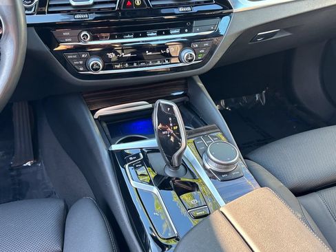 Used 2021 BMW 530i xDrive w/ Convenience Package AWD/4WD image 23