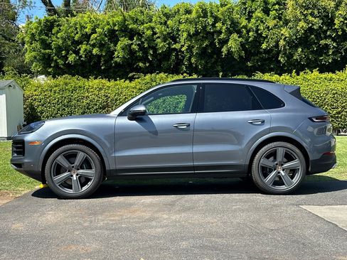 New 2026 Porsche Cayenne AWD/4WD image 2