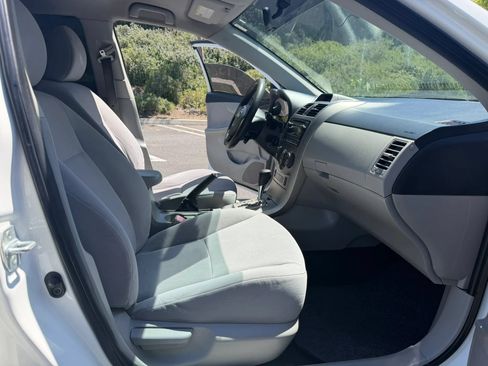 Used 2012 Toyota Corolla L FWD image 25