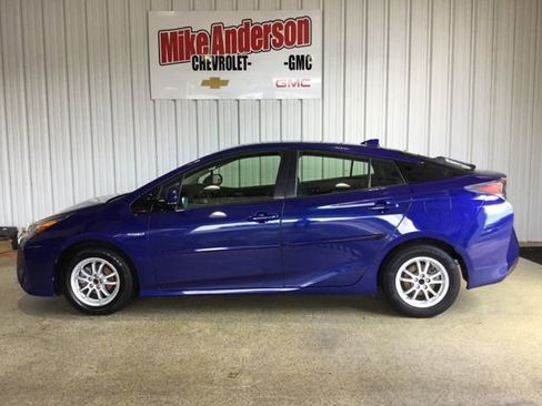 Used 2017 Toyota Prius Three w/ Protection Package image 2