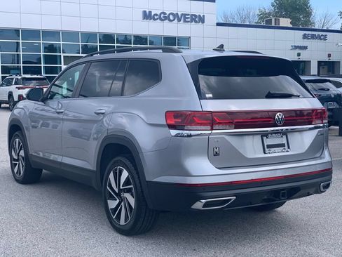 Used 2025 Volkswagen Atlas SE AWD/4WD image 4