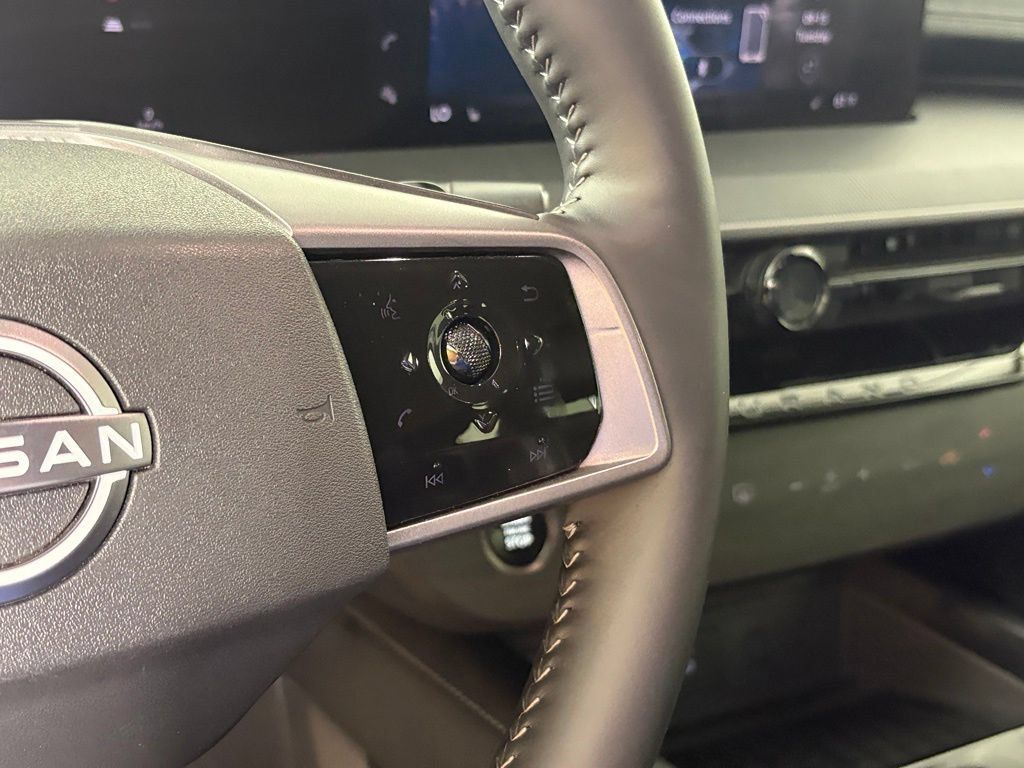 Certified 2025 Nissan Murano SV FWD image 21