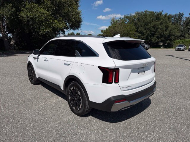 Used 2026 Kia Sorento S w/ S Panoramic Sunroof Package FWD image 4