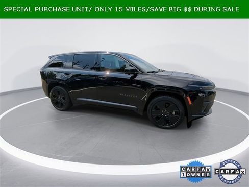 Used 2025 Jeep Wagoneer S Launch Edition image 3