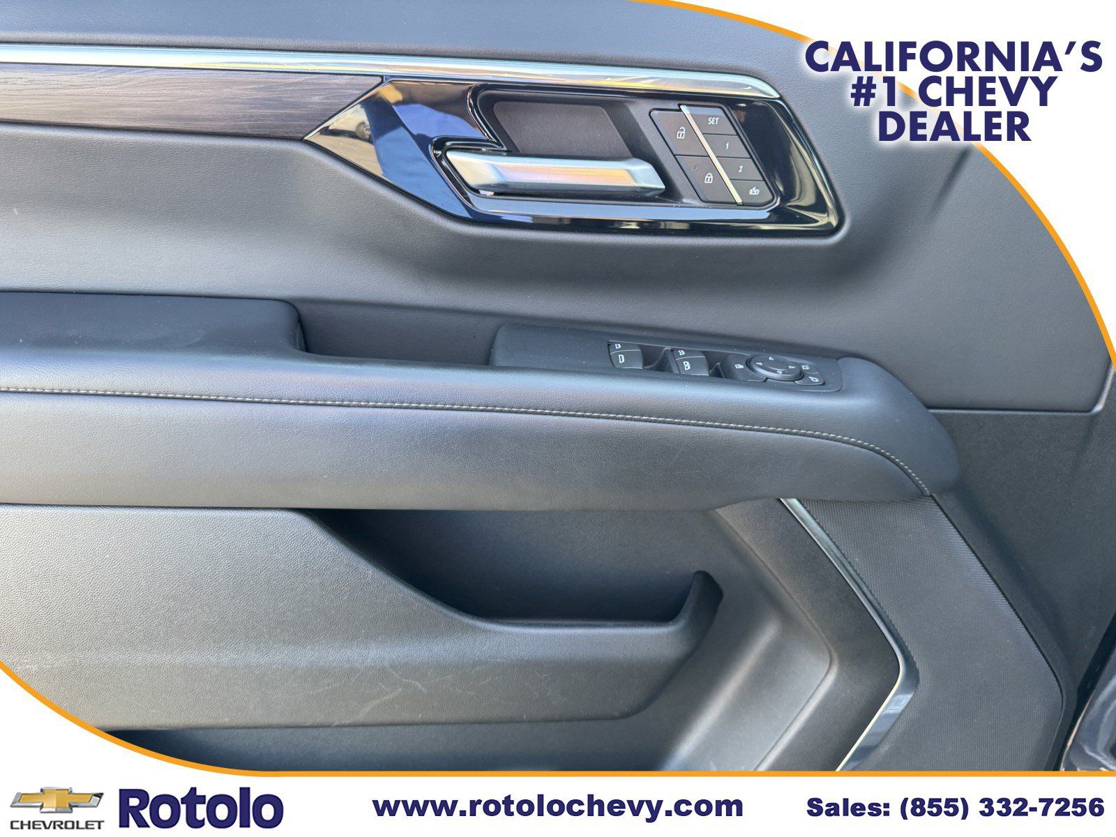 Used 2025 Chevrolet Suburban LT RWD image 19